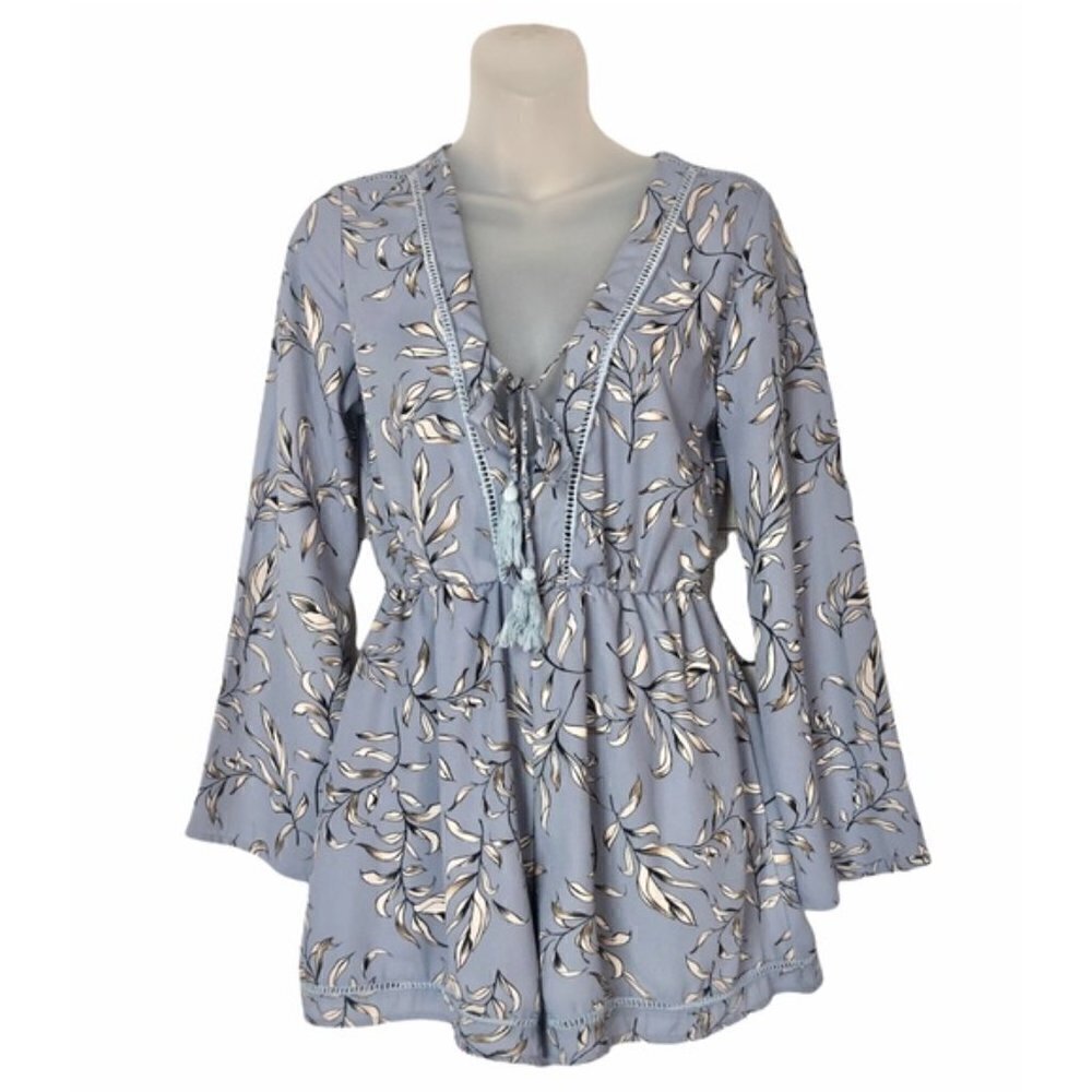 Boutique The Hanger Blue Floral V-Neck‎ Bell Sleeve Romper S